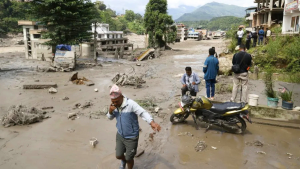 Muertos en Nepal superan los 360: equipos de rescate buscan a más de 1.400 desaparecidos entre el barro