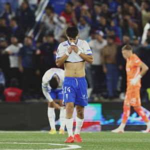 Papelón en el Claro Arena: UC se despide de Copa Libertadores tras ser goleada por Estudiantes LP