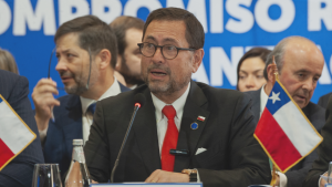 Canciller Pérez Mackenna al pizarrón: oposición analiza interpelación y expertos acusan 