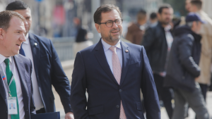Canciller Pérez Mackenna envía nota de protesta a Argentina por dichos sobre Estrecho de Magallanes