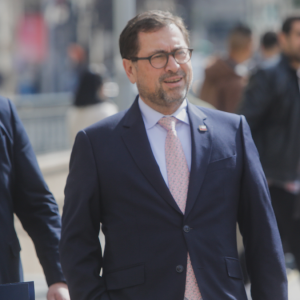 Canciller Pérez Mackenna envía nota de protesta a Argentina por dichos sobre Estrecho de Magallanes