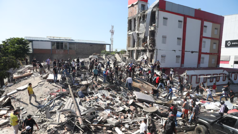 VIDEOS - Terremoto en Colombia: reportes elevan a 70 los muertos y qué dicen los expertos sobre posibles efectos en Chile