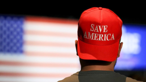 Qué es la ley Save America y por qué está fracturando la relación de Trump con el líder republicano del Senado