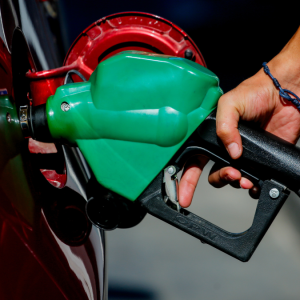 Copec, Shell y Aramco: revisa los descuentos de hasta $300 por litro en bencina durante agosto