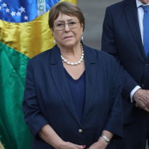 Día clave para Bachelet: Van Klaveren plantea evaluar continuidad de la candidatura a la ONU si se confirma escenario adverso