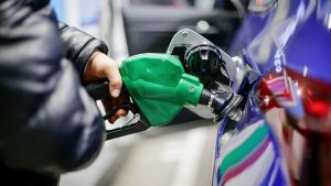 Las nuevas alzas que tendrían las bencinas y diésel a partir de esta semana