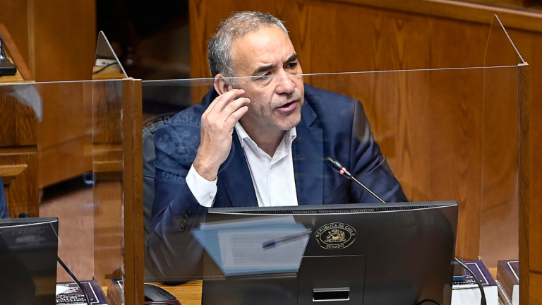 Los detalles de la investigación de VIF que involucra a Fidel Espinoza: senador se pronunció