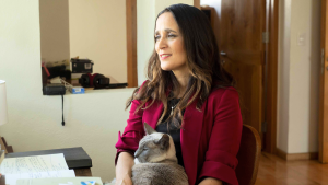 Panoramas: del lanzamiento del libro de Julieta Venegas a Francisca Valenzuela en Valdivia