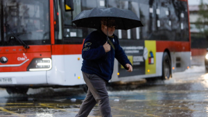 Lluvia y fuerte viento en Santiago: los detalles del sistema frontal que arribará a la Región Metropolitana