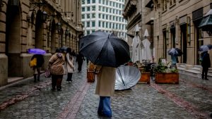 Lluvia en Santiago: cuándo comienzan las precipitaciones y cuántos mm caerán en nuevo sistema frontal