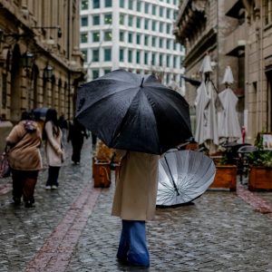 Lluvia en Santiago: cuándo comienzan las precipitaciones y cuántos mm caerán en nuevo sistema frontal
