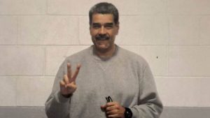 Nicolás Maduro publica fotos desde la cárcel y asegura: “Dios proveerá”