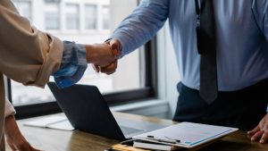 Ipsos: un 68% cree que es más difícil encontrar trabajo que hace un año y un 62% que los salarios son insuficientes