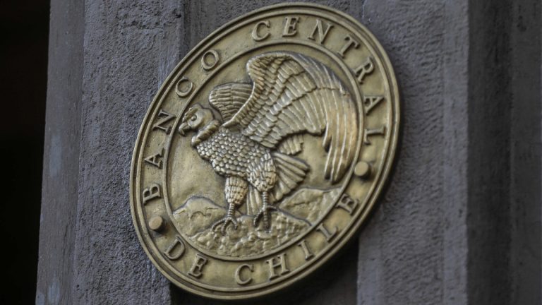 Economía chilena sufre nuevo golpe: PIB de segundo trimestre cae y cierra el primer semestre del año en rojo