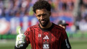 Vozinha alista sus guantes: cuándo, a qué hora y dónde ver su debut por Colo Colo