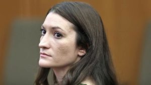 Psicosis posparto y tres muertes: juez anula juicio contra Lindsay Clancy tras falta de acuerdo