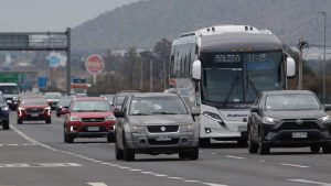 Peaje a luca: Las medidas para el retorno de 180 mil vehículos a Santiago