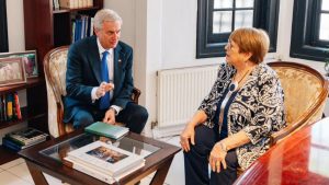 Con Bachelet fuera de la carrera por la ONU, ¿cómo queda la imagen de Kast?