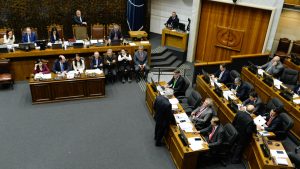Tras discrepancias y ausencias de parlamentarios: Senado pospone votación de reforma al sistema político