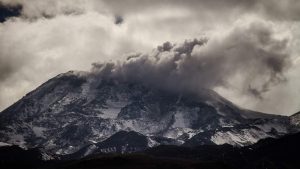 Sernageomin registra pulso eruptivo en Nevados de Chillán y mantiene alerta amarilla