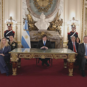 Milei ordena construcción de base naval en Tierra del Fuego y anuncia ofensiva por Islas Malvinas