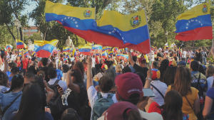 Gobierno impulsa salvoconducto para salida de venezolanos: podrán viajar con pasaportes vencidos