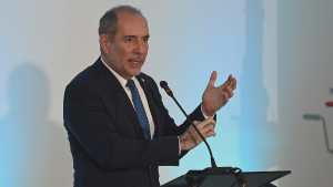 De Grange apoya que casas de apuestas online paguen impuestos y descarta 
