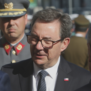 Barros emplaza a Boric y Bachelet por Escudo de Las Américas: 