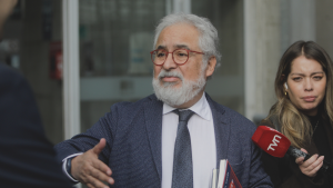 Recursos del propio Piñera: revelan origen de millonarios pagos en efectivo a Luis Hermosilla y Samuel Donoso