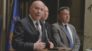 Jorge Quiroz vuelve a apelar al gobierno anterior por Ley de Presupuesto: 