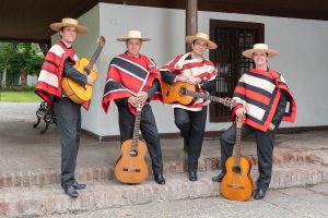 Los Huasos de Algarrobal celebran “60 años de canto” en el Teatro Oriente