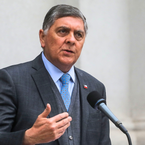Alvarado no se achica ante Evelyn Matthei: 