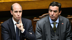 Oficialismo llama al Gobierno a insistir en extensión del plazo de detención para expulsiones de migrantes irregulares