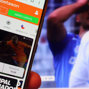 Golpe al fútbol chileno, Naya Fácil y Nano Calderón: los 42 sitios de apuestas online que Subtel ordenó bloquear