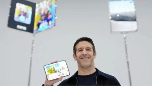 El primer gran desafío de John Ternus en Apple: iPhone plegable debuta con dudas de los inversores