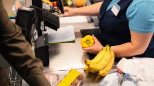 Cadena de supermercados británica se instala en Malvinas pese a advertencia de Milei