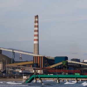 SMA acusa a Copec de exceder en 382% los límites de contaminación en Quintero: enfrenta multa de $866 millones