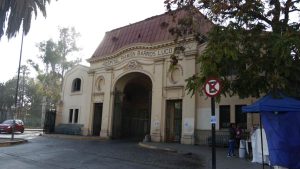 Bienes por $2.857 millones siguen sin uso: Contraloría alerta por hospital modular del Barros Luco
