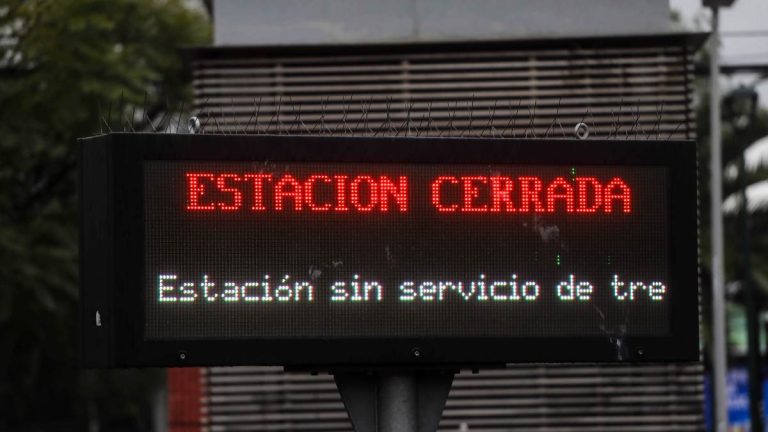 VIDEOS - Fuego y explosiones obligan a suspender tramo de la Línea 5 del Metro