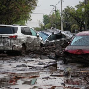 Alcaldesa San Martín reporta más de 2 mil viviendas con daños y 55 anegadas tras aluvión en Las Condes
