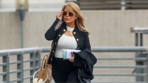 Otra vez: juez se inhabilita en audiencia contra Cathy Barriga