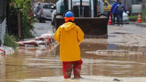 Senapred reporta cientos de viviendas dañadas por lluvias en el Biobío y un incendio por rayo en Ñuble