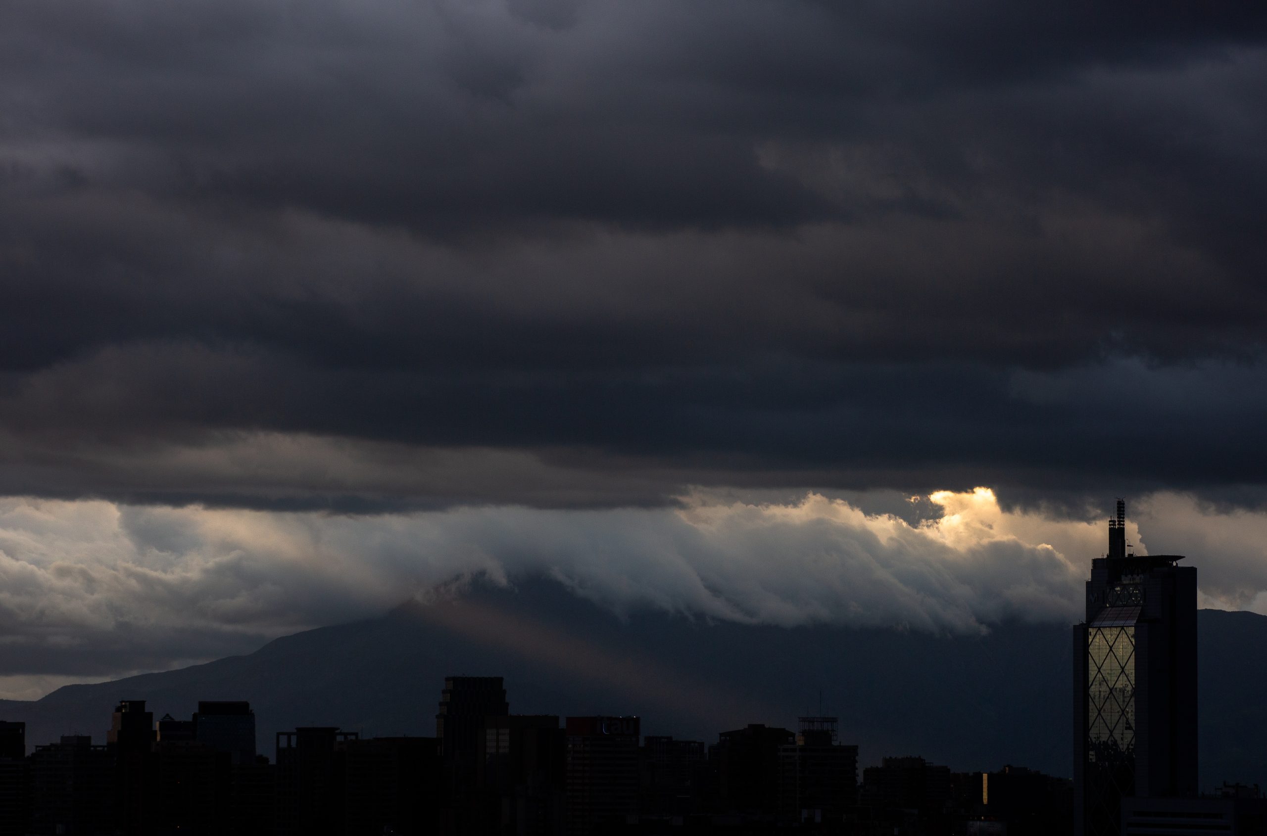 Nubes en la cara de Los Andes