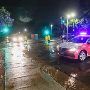 Se desborda Quebrada Honda en Las Condes: Senapred emite alerta SAE por aumento del caudal
