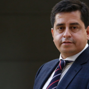 Senador Araya (PPD): “El Presidente se convenció de que no puede seguir jugando a la política de ganar por un voto”