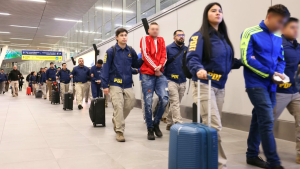 A cuánto se eleva la cifra de deportados en el año tras la expusión de 56 extranjeros este sábado