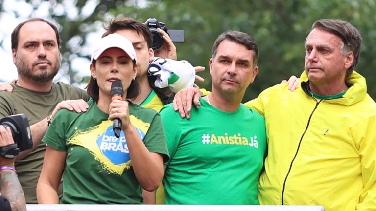 Todos los miembros de la familia Bolsonaro que llegarán en pleno al Congreso tras las elecciones en Brasil