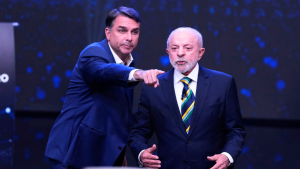 Las frases de alto calibre que marcaron el debate entre Lula y Bolsonaro a una semana del balotaje en Brasil