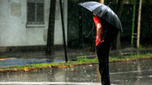 A qué hora y en qué sectores volvería la lluvia este viernes en la Región Metropolitana