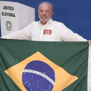 Tras un triunfo inédito, Lula se prepara para un gobierno que tendrá pocos aliados internos